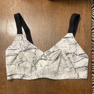KNIX size 8 Wide Strap V-neck Bra - Black/White marble print - limited edition